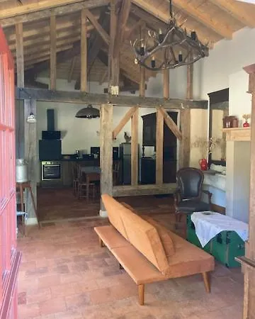 Le Maysouot Du Resinier بيت للعطل Losse